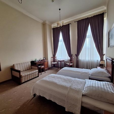 Ostromecko Zespol Palacowo-Parkowy W Ostromecku المظهر الخارجي الصورة