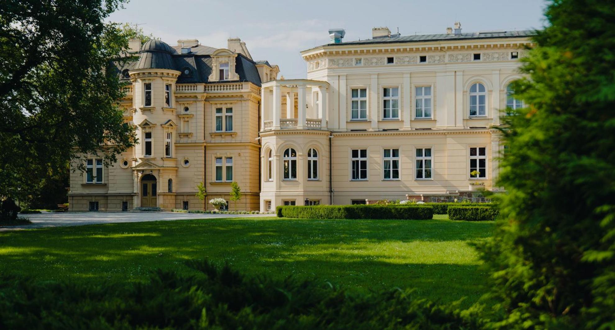 Ostromecko Zespol Palacowo-Parkowy W Ostromecku المظهر الخارجي الصورة