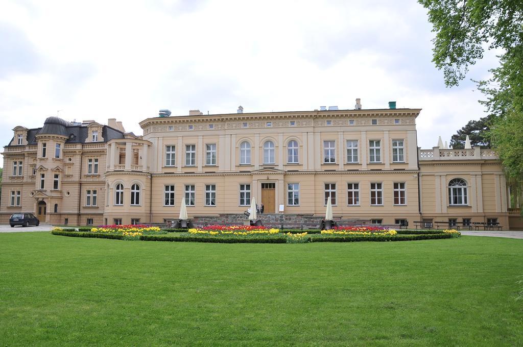 Ostromecko Zespol Palacowo-Parkowy W Ostromecku المظهر الخارجي الصورة